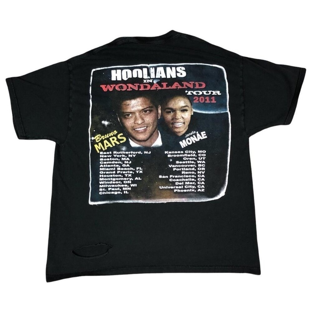 2011 Bruno Mars Hooligans In Wondaland Parking Lot Bootleg Tour Shirt Size XL